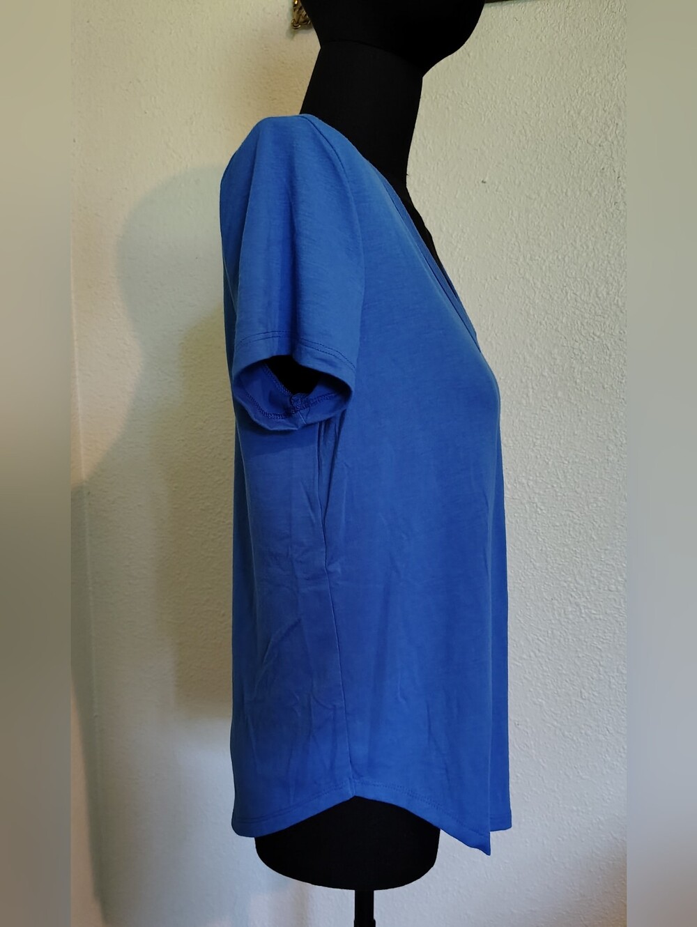 SO Goods For Life 3-Pack Scoop & V Neck Tops Blue, Light Blue, Olive Women Small - Picture 9 of 13